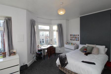 4 bedroom private hall to rent - Photo 5