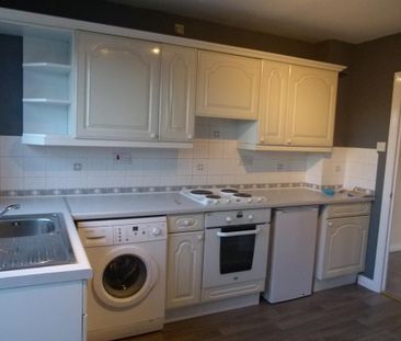 2 bedroom terraced house to rent - Photo 4