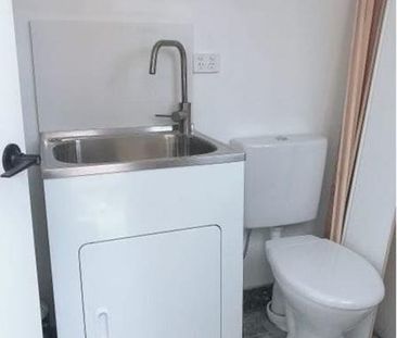 Sunlit 2-Bed House in the Heart of Marrickville - Photo 1