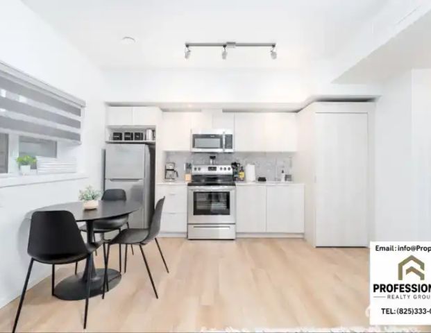 Modern 1-Bed Basement | Private Entrance | In-Suite Laundry | Glenwood | 9702 157 Street Northwest, Edmonton - Photo 1