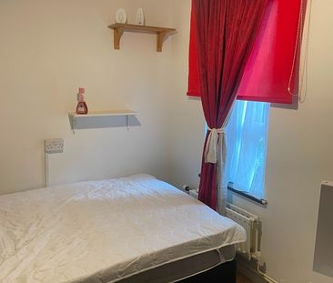 Room in a Shared House, Sisulu Place, SW9 - Photo 1