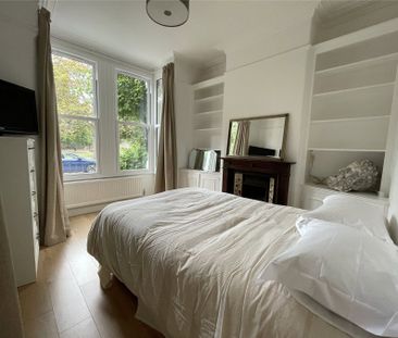 Victor Villas, Chiswick Common Road, Chiswick, London, W4 flat to rent - Photo 4