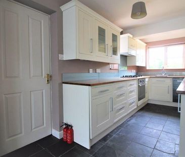 4 bedroom detached house to rent - Photo 5