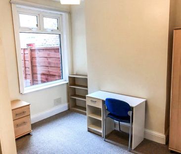 4 bedroom terraced house to rent - Photo 6