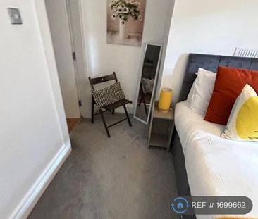 1 bedroom in a flat share to rent - Photo 6