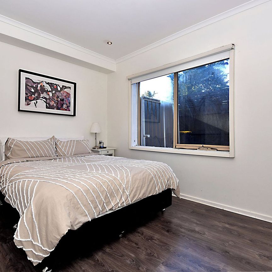 TWO BEDROOM GOUND FLOOR APARTMENT WITH COURTYARD - Photo 1
