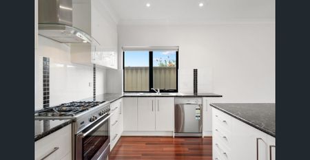 Modern Courtyard Home in a Prime Location - Photo 4