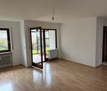 Zen­tra­le, teil­re­no­vier­te Woh­nung mit EBK in Wein­gar­ten zu ... - Foto 3