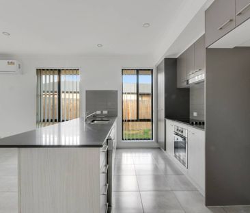 Modern Family Home in Helidon - Photo 2