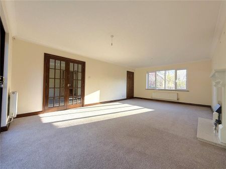 5 bedroom detached house to rent - Photo 2