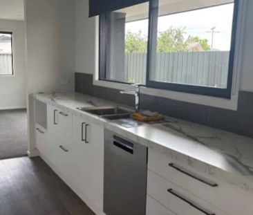 MODERN LOW MAINTENANCE LIVING - Photo 4