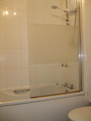 2 bedroom ground floor flat to rent - Photo 3
