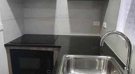 Partly furnished studio apartment for rent - Photo 3