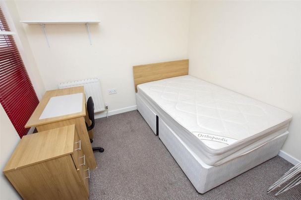 6 bedroom house to rent - Photo 1