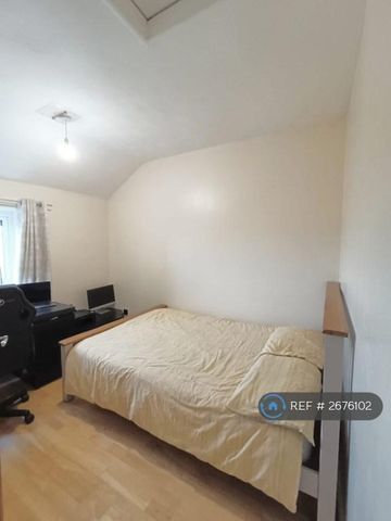 2 bedroom end of terrace house to rent - Photo 5