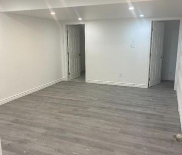 Luxueux 3 ½ Neuf à Louer – Anjou – Avec Stationnement Privé - Photo 2