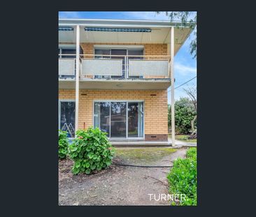 Superb location - Minutes to Burnside Village! - Photo 6