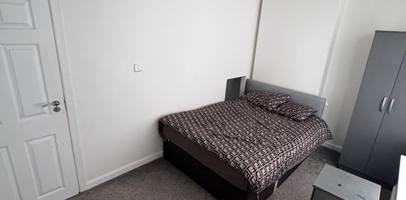Room in a Shared House, Hmo Knowle Road, B11 - Photo 2