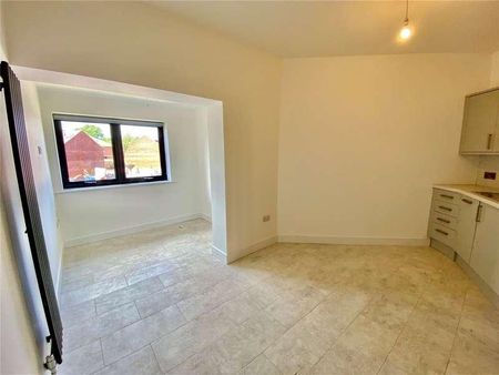 Chataway House, Leach Road, Chard, Somerset, TA20 - Photo 2