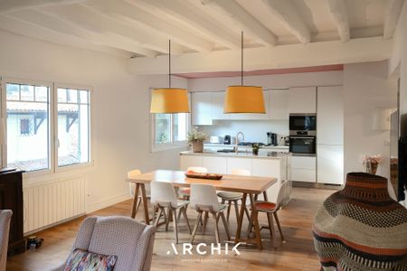 Architecture des années 60, cette maison Gaume est implantée sur un terrain de 759 m2, dans un environnement prisé du Pyla. - Photo 3