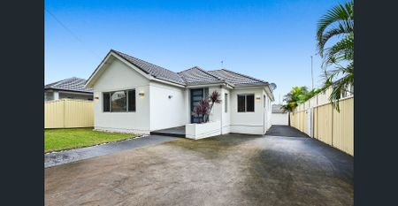 Immaculate Single Level Family Home - Photo 3