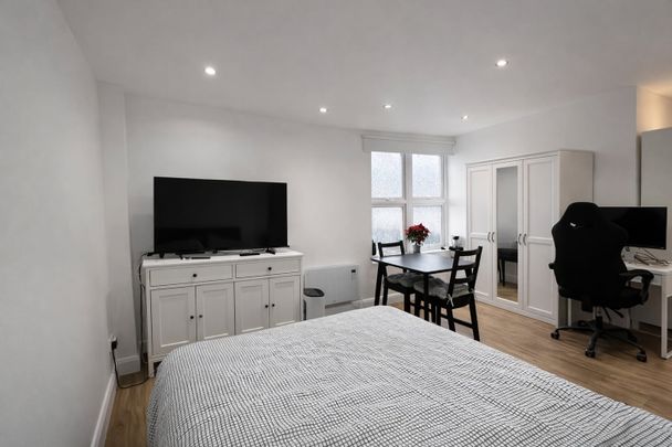 Studio Flat, Whymark House, N22 - Photo 1