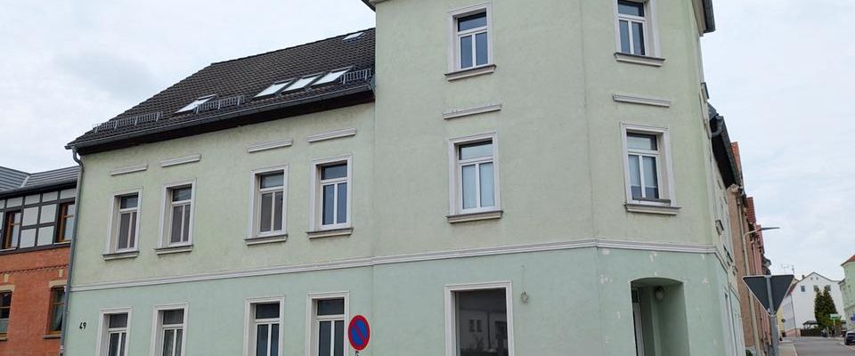++ frisch renovierte, neue 3-Raum DG-Wohnung mit Tageslichtbad - einziehen & wohlfühlen ++ - Foto 1