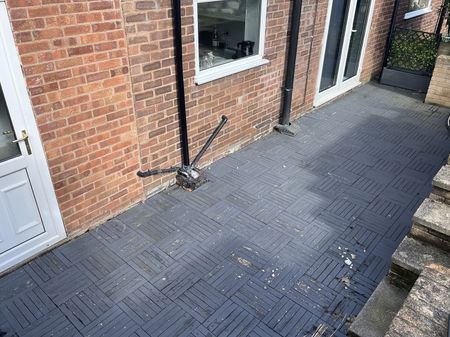 52 Hollins Spring Avenue, S18 - Photo 2