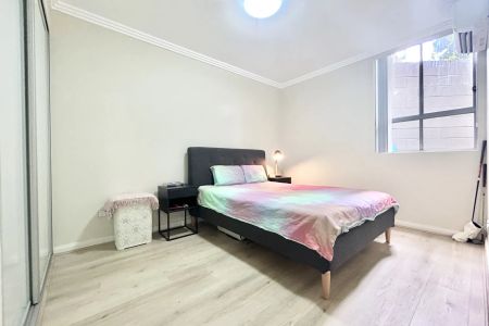 Executive lifestyle apartment in convenient location - Photo 5