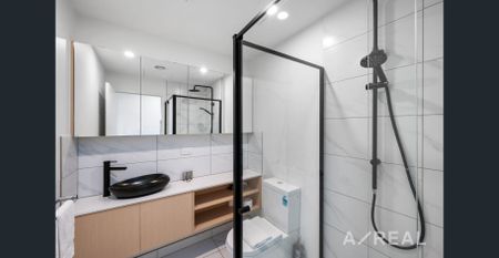 Stylishly Furnished 2-Bedroom Apartment in Prime Malvern East Location - Photo 2