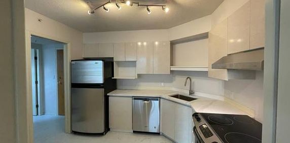 $2,750 / 2br - 916ft - Two bedroom Condo Center of Richmond - Photo 2