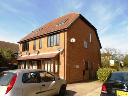 2 bedroom maisonette to rent Bergamot Gardens, Walnut Tree, Milton Keynes, MK7 - Photo 4
