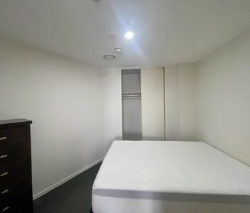 Queen Street beauty - Photo 6