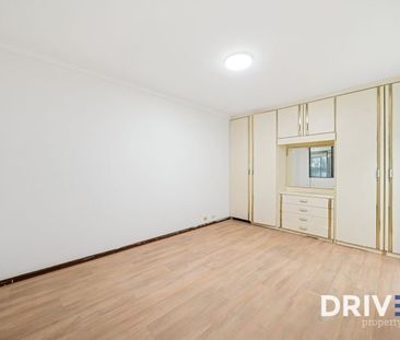 Spacious Family Home With Recent Renovations! - Photo 2