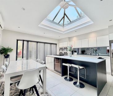 4 bedroom detached house to rent - Photo 4