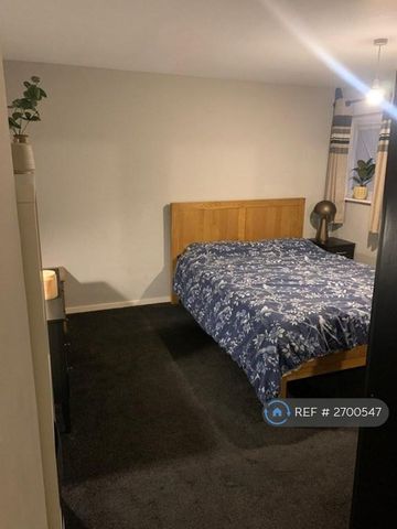 3 bedroom terraced house to rent - Photo 3