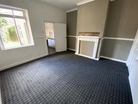 3 bedroom terraced house to rent - Photo 2