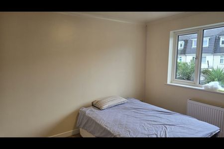Room in a Shared House, Atkinson Road, E16 - Photo 5