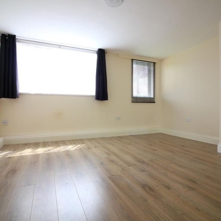 Humber Way, Slough - Photo 1