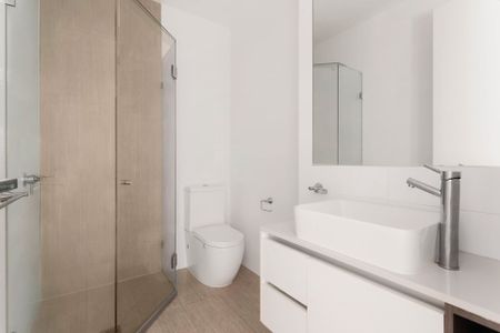 Stylish Apartment Steps from Cafés & Trams - Photo 3