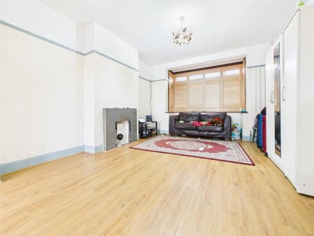 3 bedroom semi-detached house to rent - Photo 5