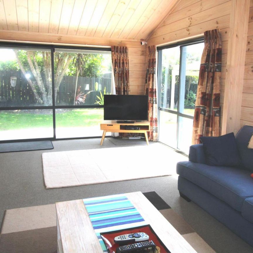 Kenwood Beach House - Photo 1