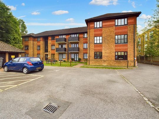 Godolphin Court, Brighton Road, Crawley - Photo 1