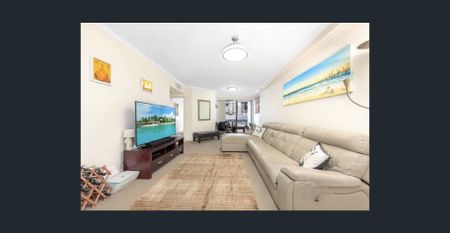 "MODERN 1 BED, 1 Bath, 1 Car - APARTMENT" - Photo 3