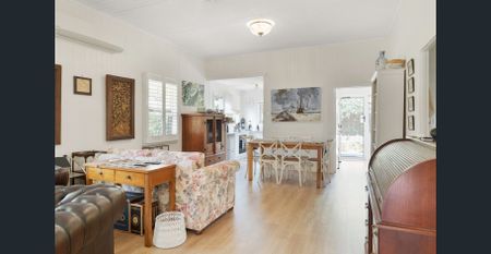 Neat & Sweet in North Toowoomba - Photo 2