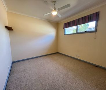 4 Bedroom Home in the heart of Croydon. - Photo 4