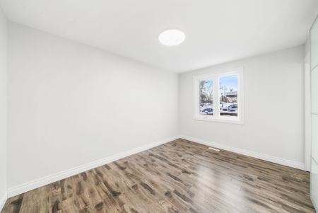 For Lease - 246 Hodgson Drive, Newmarket, Ontario - Photo 4