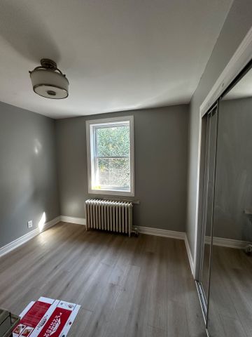 For Lease - 2877A St Clair Avenue, Toronto, Ontario - Photo 2