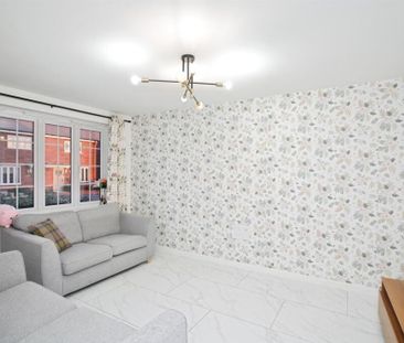 Spear Thistle Close, Rugby - Photo 3