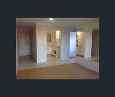 PRIME CENTRAL LOCATION - QUIET, FRIENDLY NEIGHBOURHOOD - Photo 5